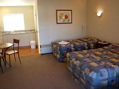 Colonial Court Motel Cambridge Exterior photo