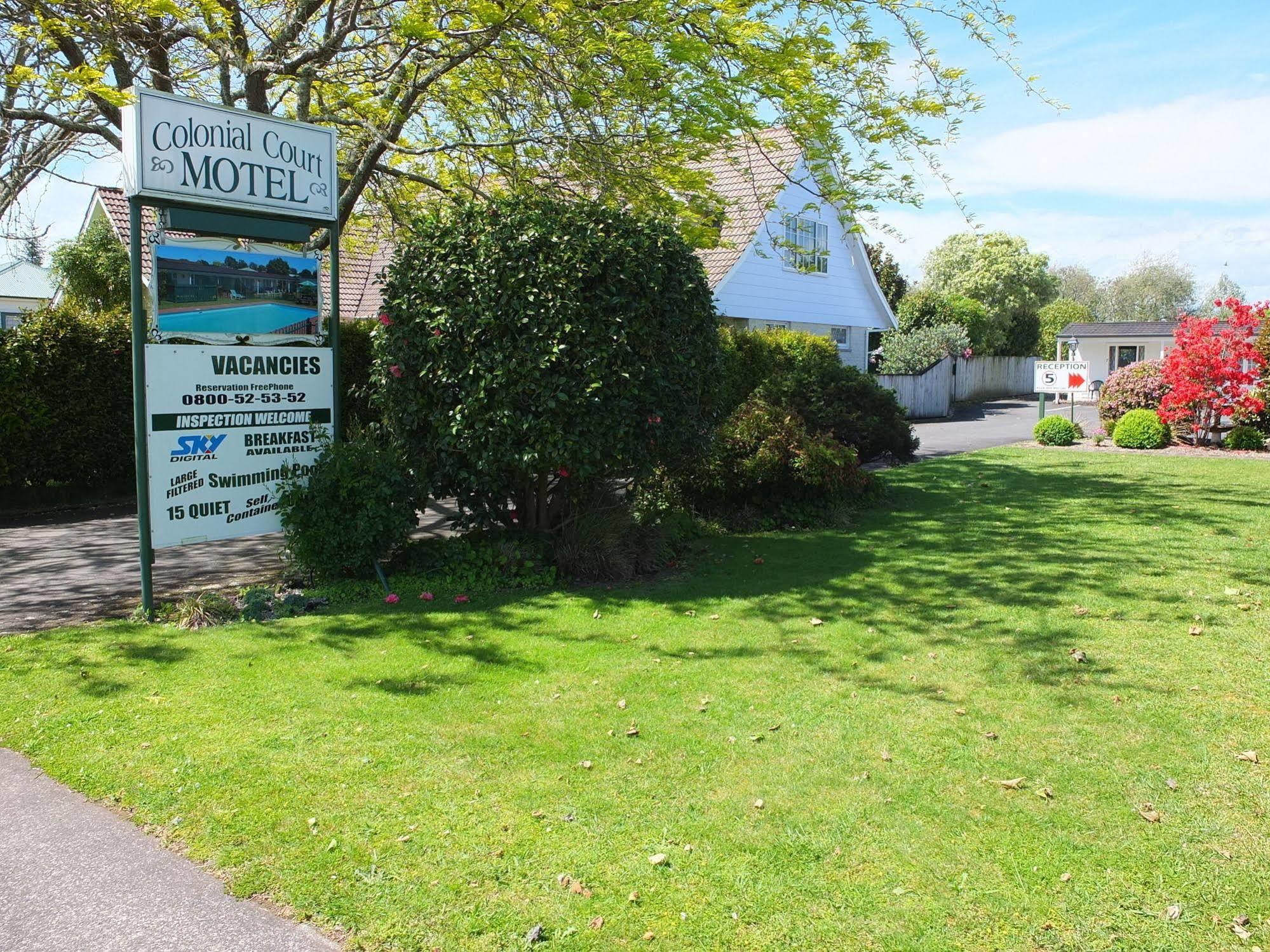 Colonial Court Motel Cambridge Exterior photo